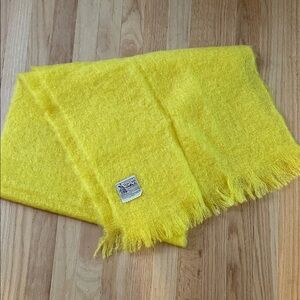 Vintage bright Yellow pops! Fringed mohair Scarf wrap throw Glen  Cree Scotland